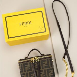 [국내배송]펜디 배니티 토바코 브라운 FF 자카드 패브릭 미니