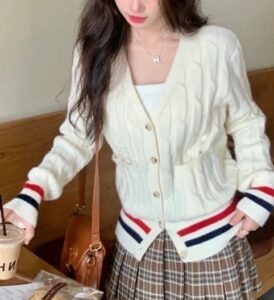 [국내배송]톰브라운 끝 삼선 꽈배기 니트 가디건