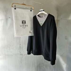 [국내배송]로에베 브이넥 트롱프뢰유 스웨이트셔츠