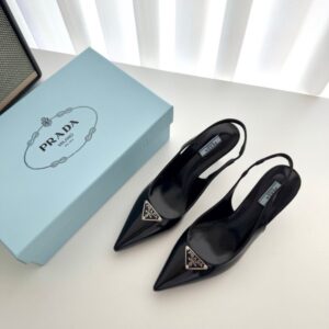 [국내배송]프라다 페이던트 슬링백 펌프스